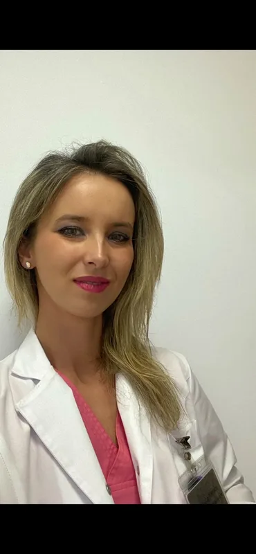 Fotografie Dr. Raluca Popescu